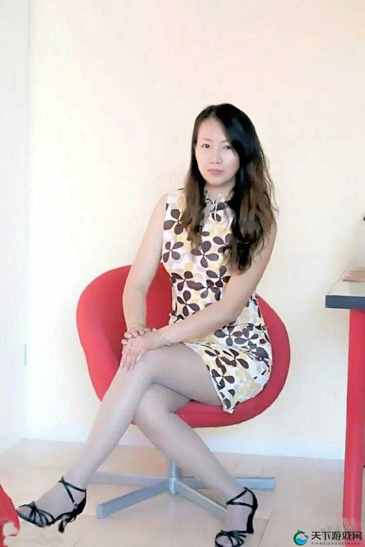 成熟韵味的熟妇在 x88AV 海角社区的精彩表现，你不想看看吗？