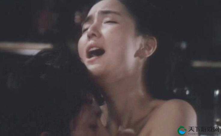 女人与公狼交酡视频：探索未知的野性之美