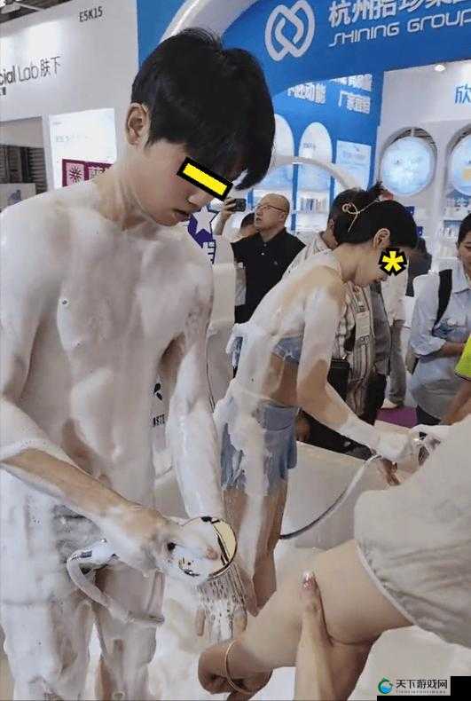 和男朋友一起洗澡做羞羞的事，这样的体验正常吗？大家怎么看？