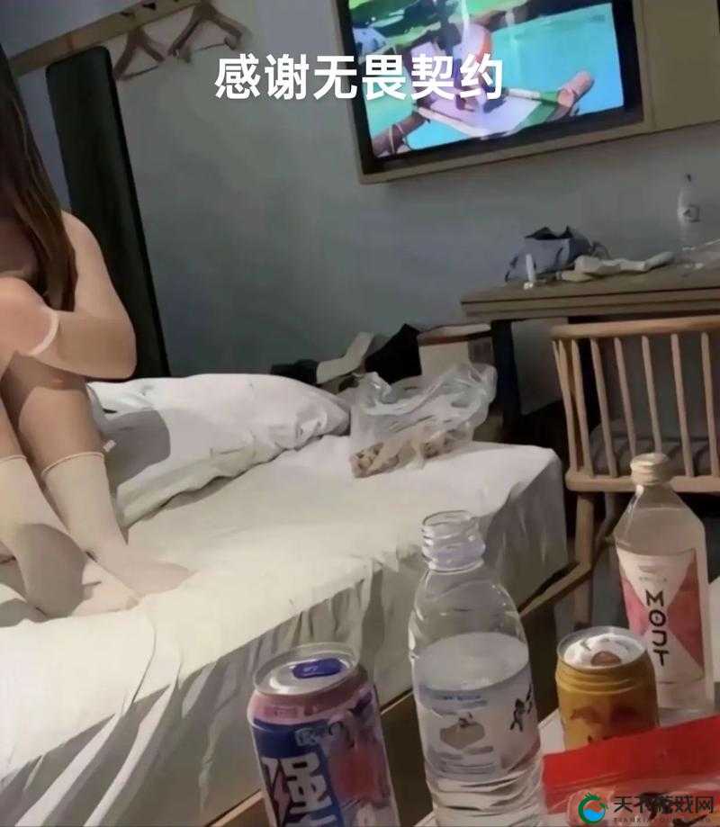 粉嫩虎白女裸体被弄得高潮在线观看：揭秘热门视频背后的真实故事与观众热议