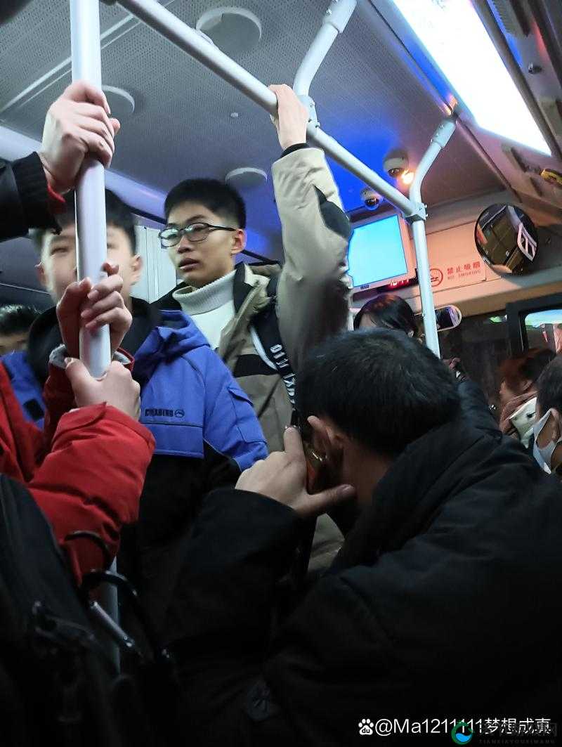 在拥挤的公交车上，你是否曾思考过这些问题？