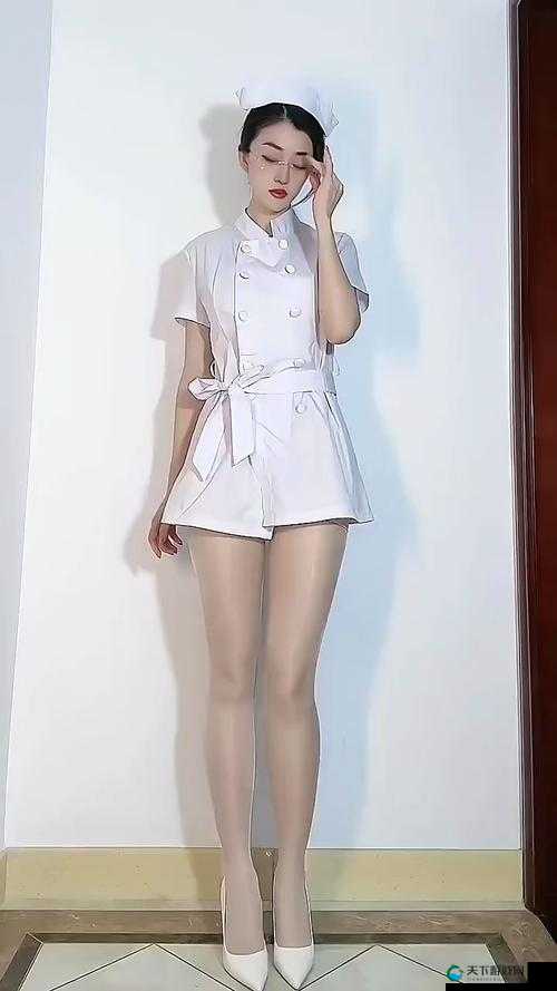 美女护士性感热舞，激情释放无限魅力