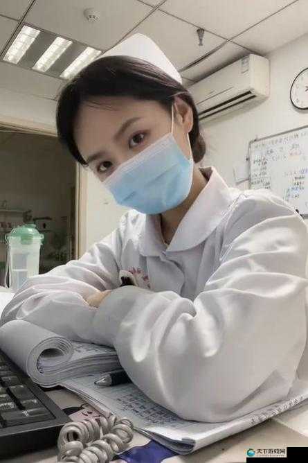 年轻漂亮的国产护士，在医院里展现专业与温柔