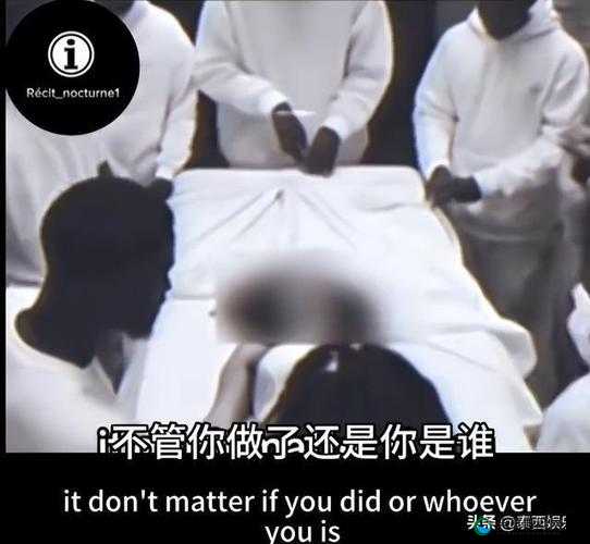 骚年玩白毛老头视频为何爆火？背后原因究竟是什么？快来一探究竟