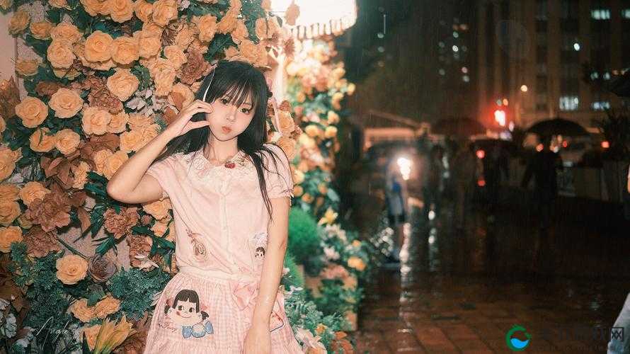 17cc免费登录入口｜欲望漩涡中的禁忌狂欢｜夜幕下的秘密花园